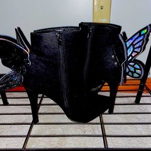 Butterfly holographic booties